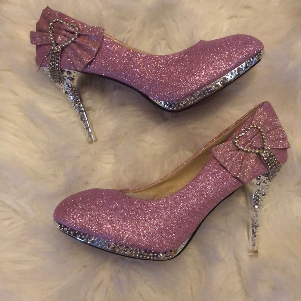 Glitter heels just in time for prom!